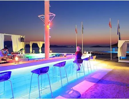 Club Hotel 4*